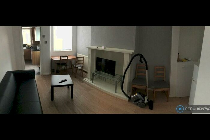 4 Bedroom Terraced House To Rent In Highfield Road, Salford, M6