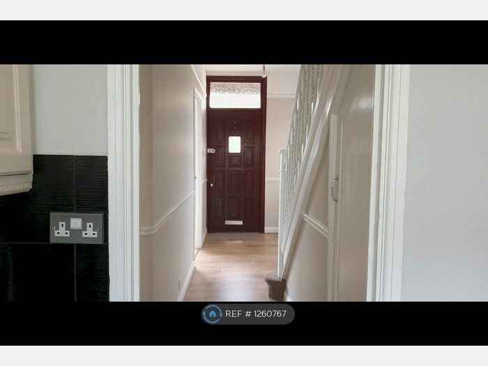 3 Bedroom Semi-Detached House To Rent In Southcroft Road, London, SW16