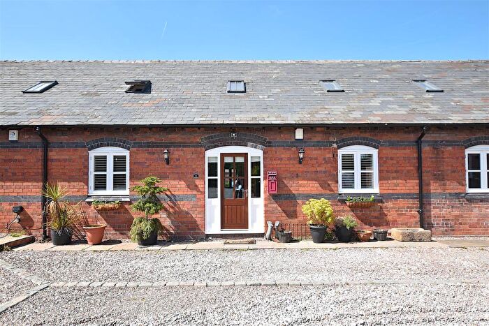 3 Bedroom Barn Conversion For Sale In Wrexham Road, Holt, LL13