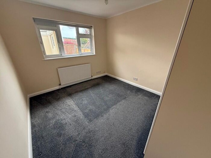 2 Bedroom Detached Bungalow To Rent In Park Crescent, Portslade, BN41