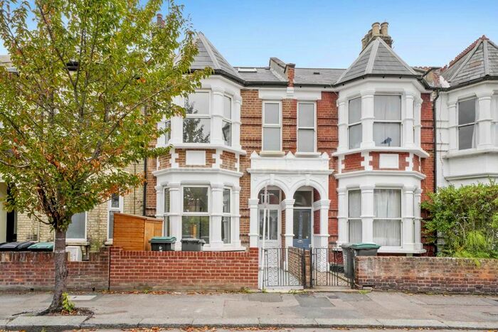 3 Bedroom Flat To Rent In Sydney Road, Harringay, N8