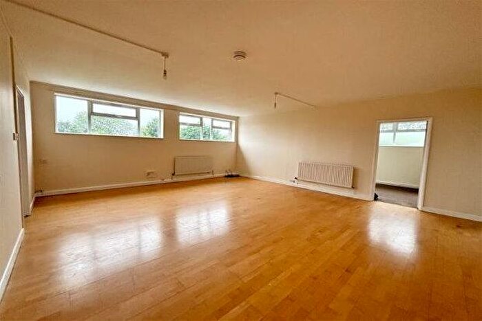2 Bedroom Flat To Rent In Leckhampton Road, Cheltenham, GL53