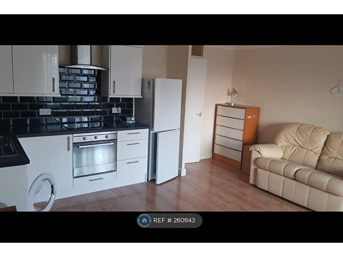 Studio To Rent In De Havilland Way, Stanwell, Staines-Upon-Thames, TW19