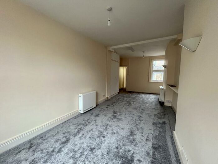 1 Bedroom Flat To Rent In Barnes High Street, London, SW13