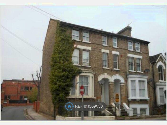 1 Bedroom Flat To Rent In Adelaide Square, Bedford, MK40