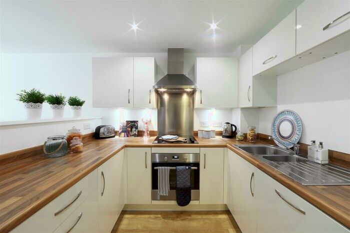 2 Bedroom Apartment To Rent In Petal Court, Worsley, Manchester, M28