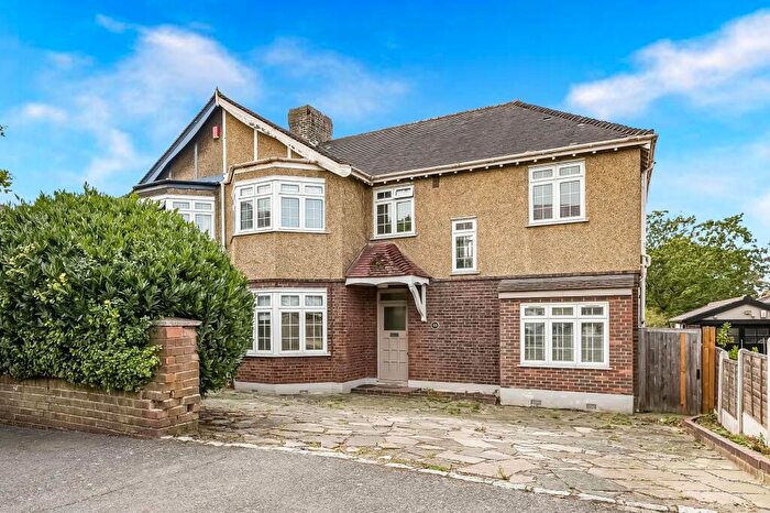 4 Bedroom Semi-Detached House To Rent In Montalt Road, Woodford Green, IG8