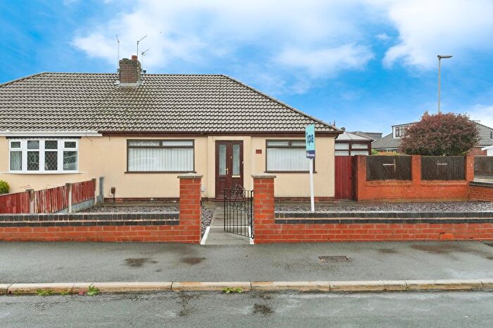 2 Bedroom Semi-Detached Bungalow For Sale In Windermere Road, Wigan, WN5