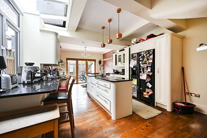 5 Bedroom Semi-Detached House To Rent In Carlton Road, Acton Green, London, W4