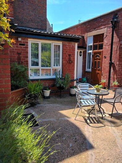 1 Bedroom Flat To Rent In Leamington Road, Coventry, CV3