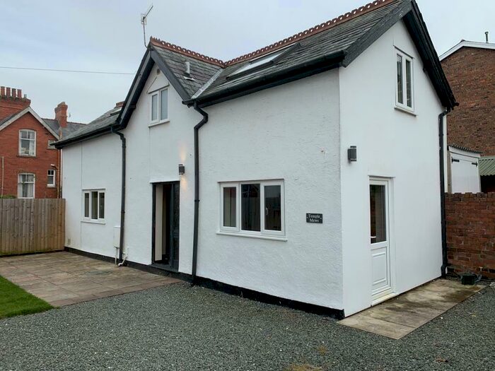 2 Bedroom Detached House To Rent In Alexander Road, Llandrindod Wells, LD1