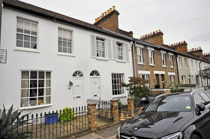 2 Bedroom Cottage To Rent In Thorne Street, Barnes, SW13
