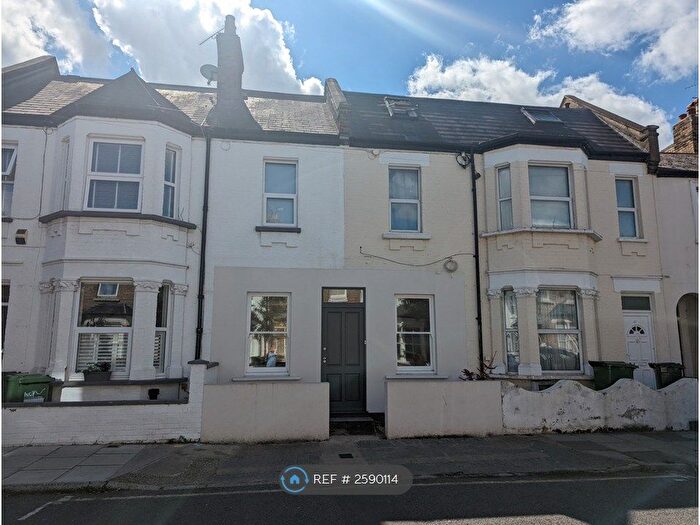 1 Bedroom Maisonette To Rent In Gayford Road, London, W12