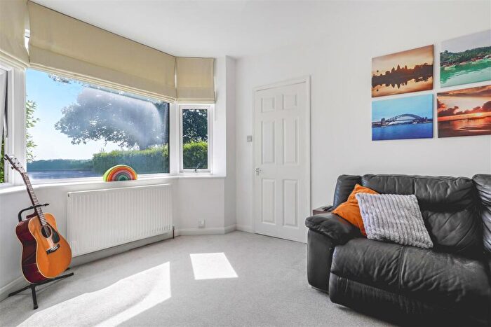 3 Bedroom Semi Detached House For Sale In Red Lane, Kenilworth, CV8