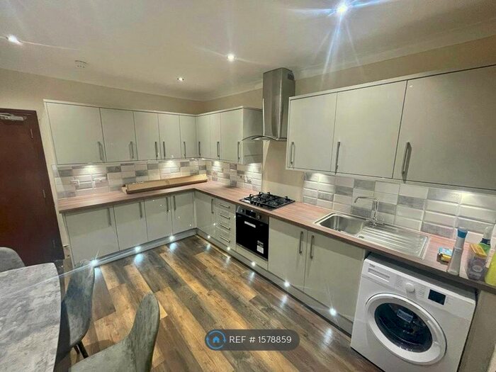 4 Bedroom Terraced House To Rent In Gwydr Crescent, Uplands, Swansea, SA2