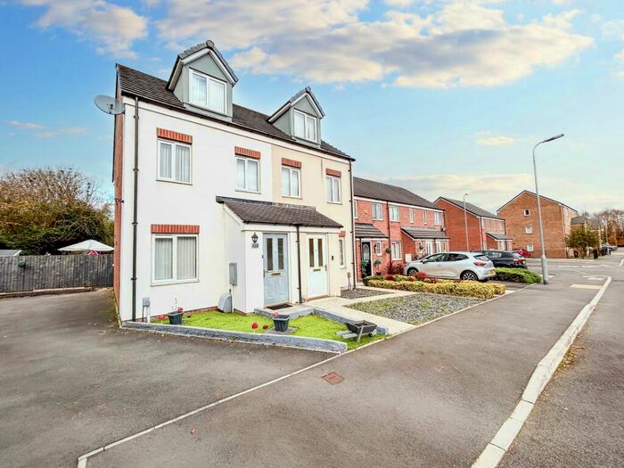 3 Bedroom Semi-Detached House For Sale In Edmundsbury Road, Duffryn, NP10