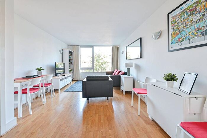 1 Bedroom Flat To Rent In Empire Square West, Borough, London, SE1