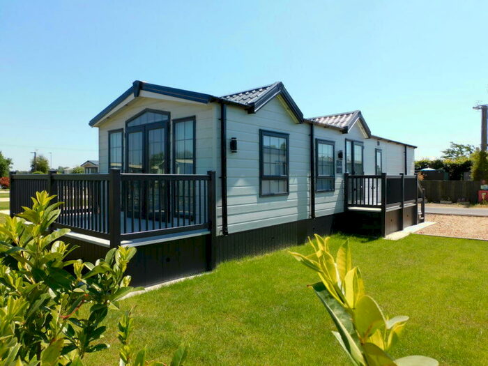 2 Bedroom Mobile Home For Sale In Heron Orchard Holiday Park, Frostley Gate, PE12