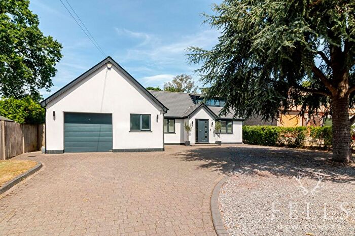 4 Bedroom Detached House For Sale In Sandy Lane, St. Ives, BH24