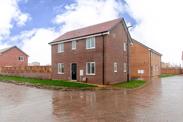 3 Bedroom Detached House For Sale In Trawler Drive, Scartho Top, DN33
