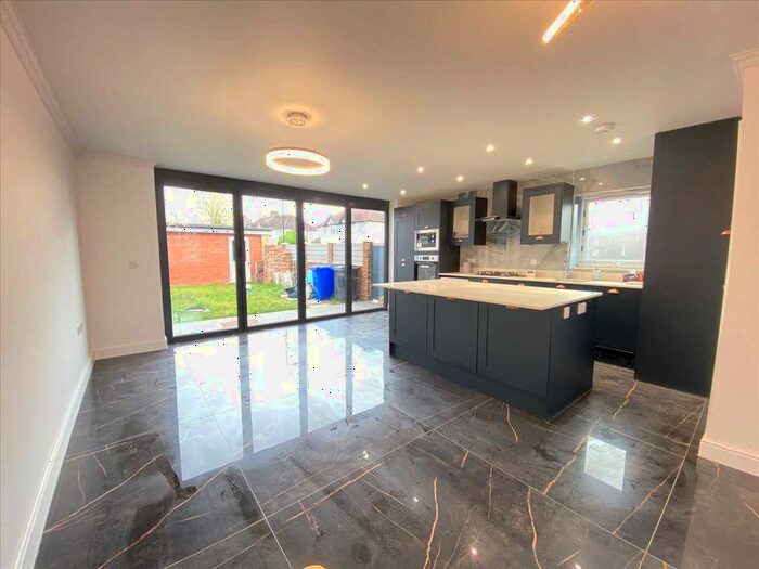 4 Bedroom End Of Terrace House To Rent In Ruislip Road East, London, W13