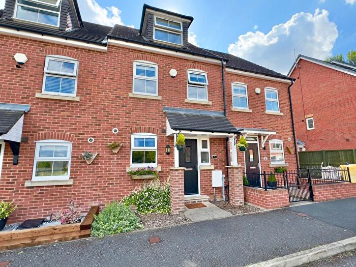 4 Bedroom Town House To Rent In Lilac Way, Brierley, Barnsley, S72