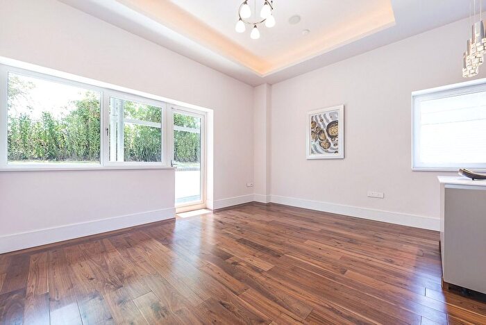 2 Bedroom Flat To Rent In Manhattan House, Manhattan Business Park, West Gate, W5