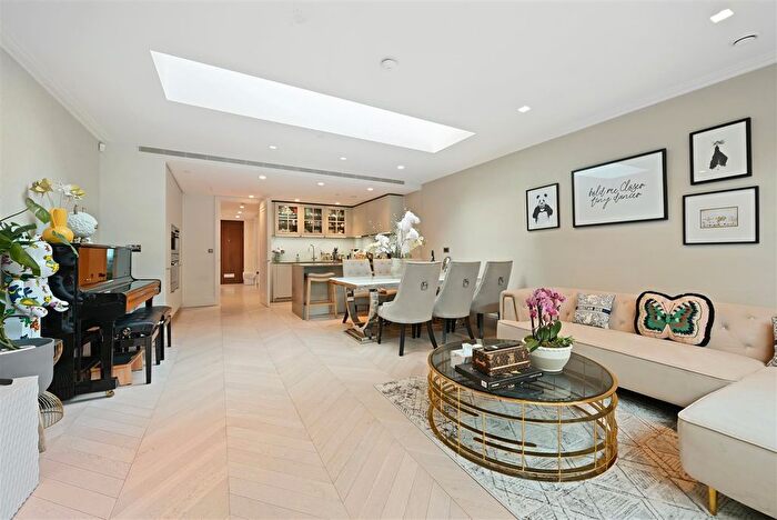 5 Bedroom End Of Terrace House To Rent In Kidderpore Avenue, Hampstead, London, NW3