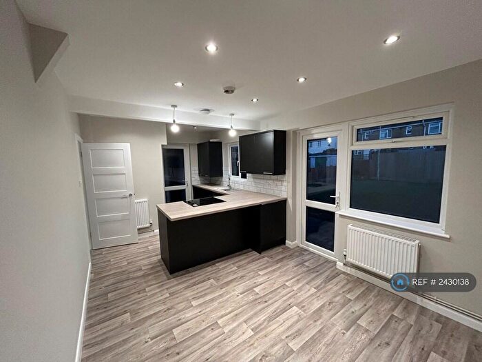 3 Bedroom End Of Terrace House To Rent In Rectory Road, Sittingbourne, ME10