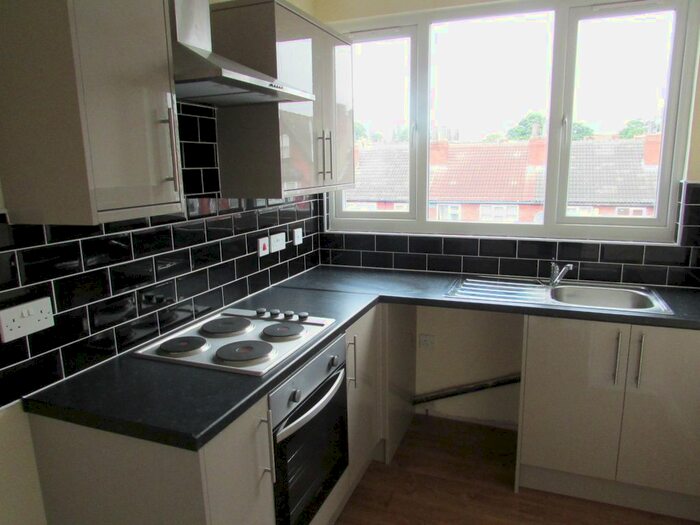 2 Bedroom Flat To Rent In Mexborough Drive, Leeds, LS7