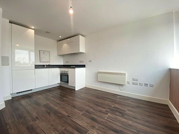 1 Bedroom Flat To Rent In Blackpole Road, Worcester, Worcestershire, WR4