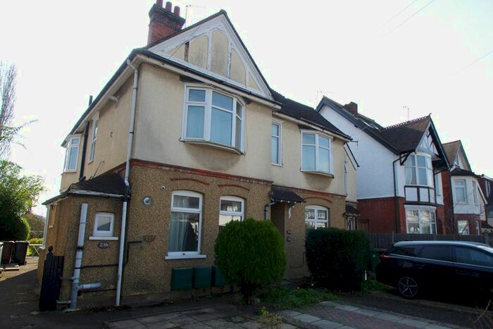1 Bedroom Flat To Rent In Belmont Road, Bushey, WD23