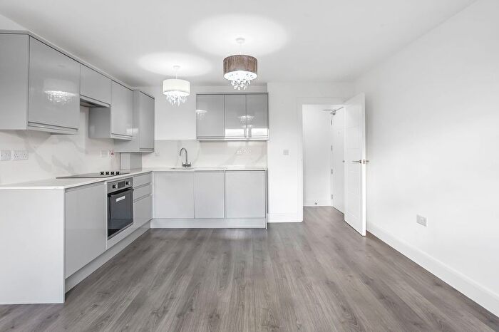 1 Bedroom Flat To Rent In St. Albans Road, Watford, WD25