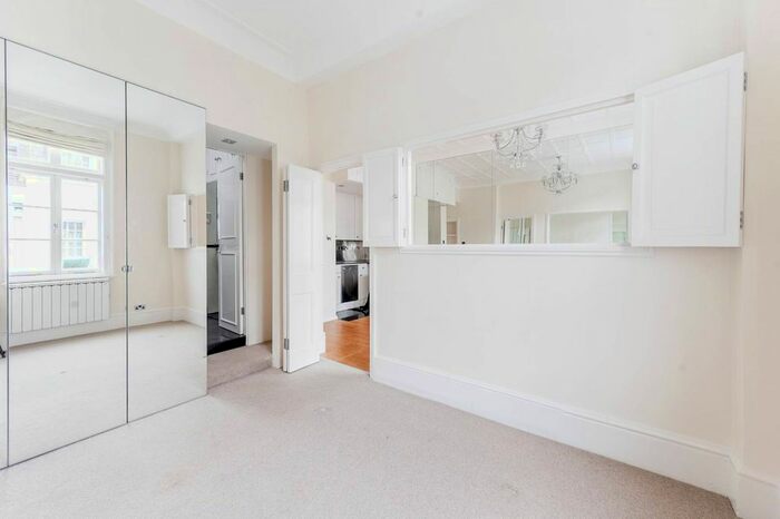 1 Bedroom Flat To Rent In Rutland Gate, Knightsbridge, London, SW7