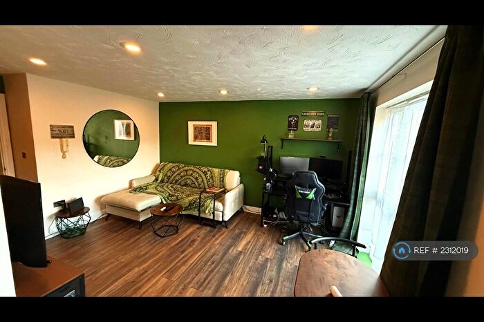 2 Bedroom Flat To Rent In Joseph Hardcastle Close, London, SE14