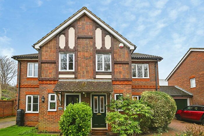 3 Bedroom Semi Detached House For Sale In Albert Reed Gardens, Tovil, Maidstone, ME15