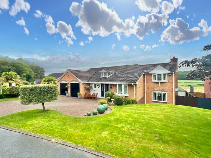 4 Bedroom Detached House For Sale In Walls Wood, Baldwins Gate, ST5
