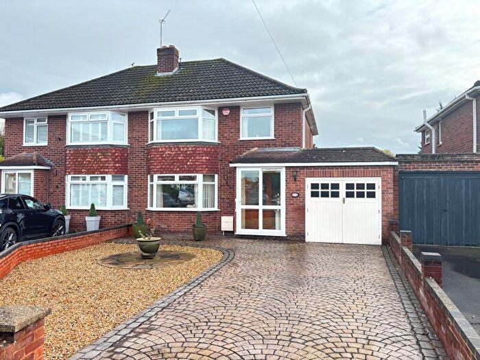 3 Bedroom Semi Detached House For Sale In Lavington Drive, Longlevens, Gloucester, GL2