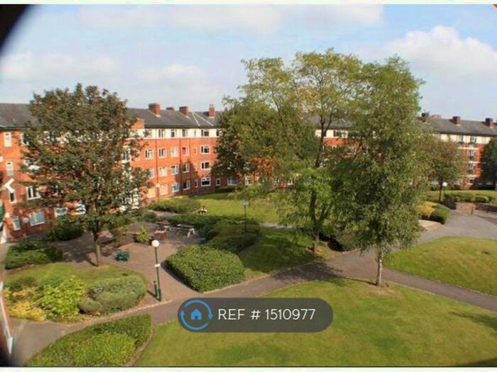2 Bedroom Flat To Rent In Melmerby Court, Salford, M5