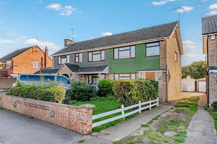 3 Bedroom Semi Detached House For Sale In Queensway, Burton Latimer, Kettering, NN15