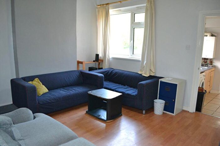 5 Bedroom House To Rent In Dawlish Road, B29