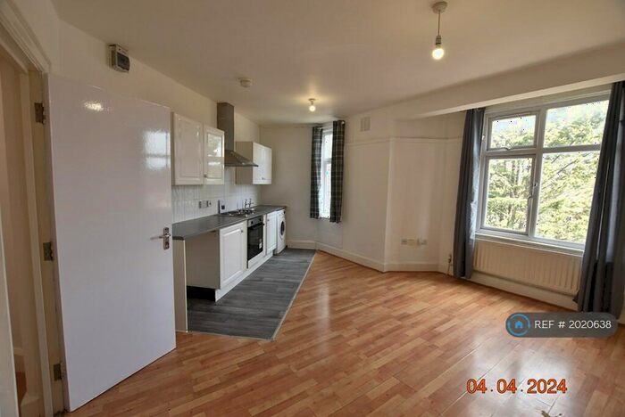 1 Bedroom Flat To Rent In Crawley Green Road, Luton, LU2
