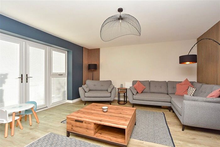 4 Bedroom Detached House For Sale In Nova Avenue, Faversham, Kent, ME13