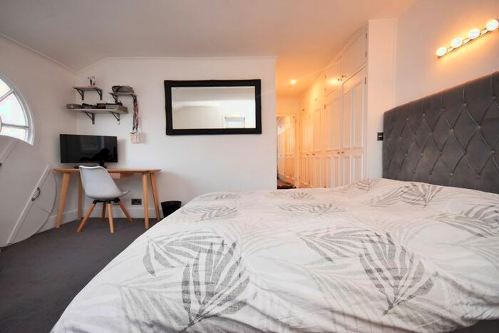 1 Bedroom Flat To Rent In Clapham Common North Side, London, SW4