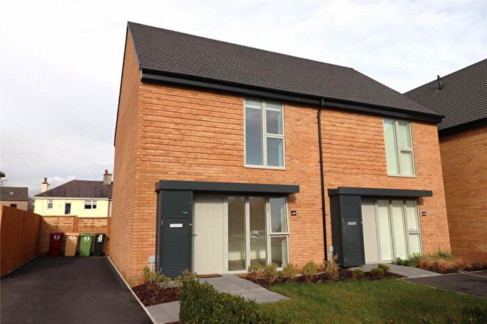 3 Bedroom Semi-Detached House To Rent In Spinney Way, Westhoughton, Bolton, Greater Manchester, BL5