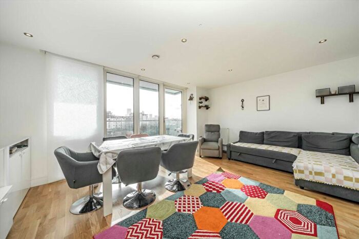 3 Bedroom Flat To Rent In Seager Place, Deptford, SE8