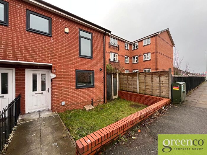 3 Bedroom Semi-Detached House To Rent In Brightsmith Way, Swinton, Salford, M27
