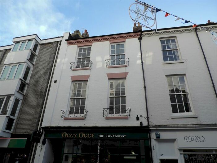 3 Bedroom Maisonette To Rent In Mitre Court, Southside Street, Plymouth, PL1
