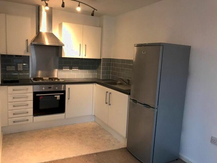 1 Bedroom Flat To Rent In Greenings Court, WA2