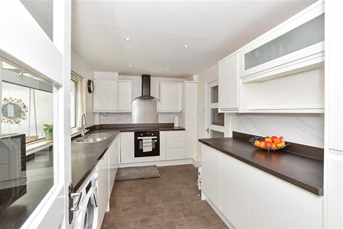3 Bedroom Detached House For Sale In Whistler Road, Tonbridge, Kent, TN10